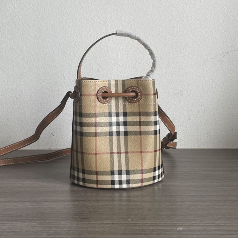 Bv*b*rry bucket bags